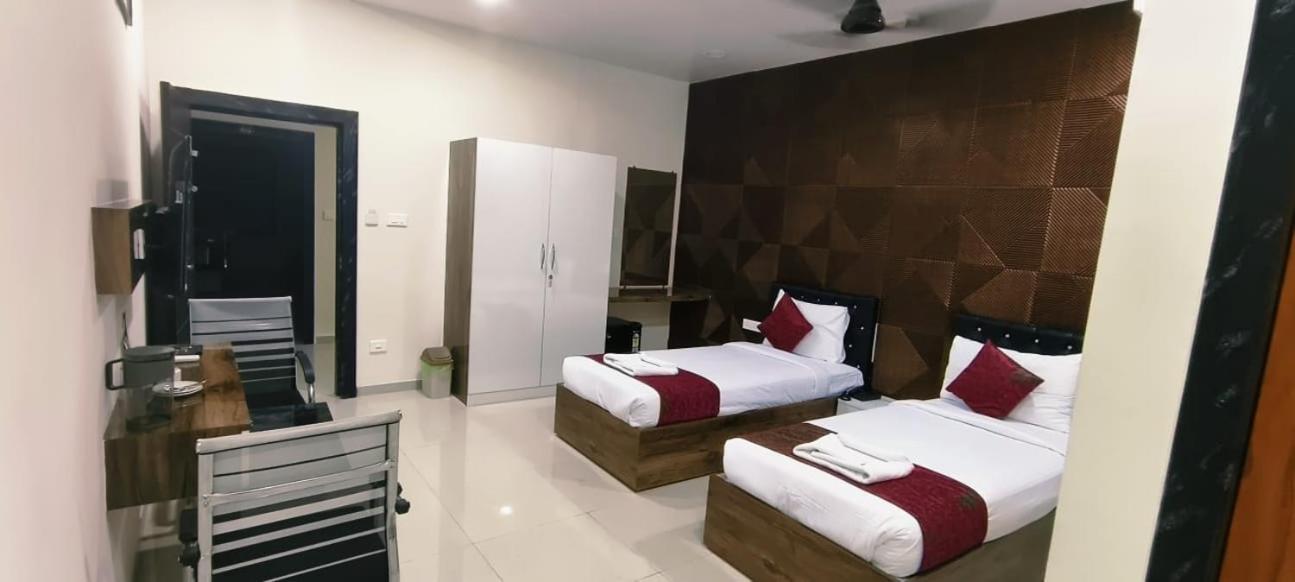 Hotel Vaishnavi Grand Miriālgūda 外观 照片